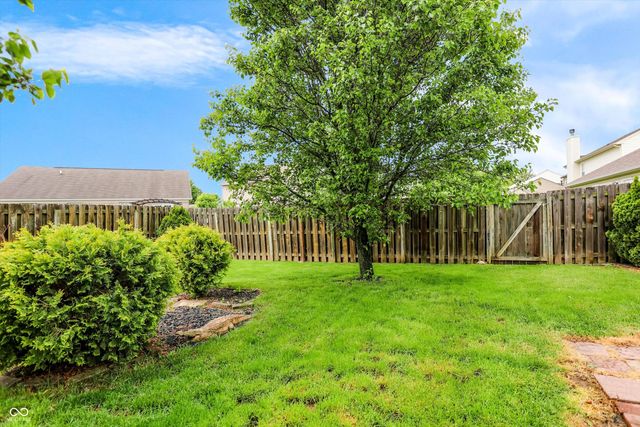 10229 Morning Light Drive, Avon, IN 46123