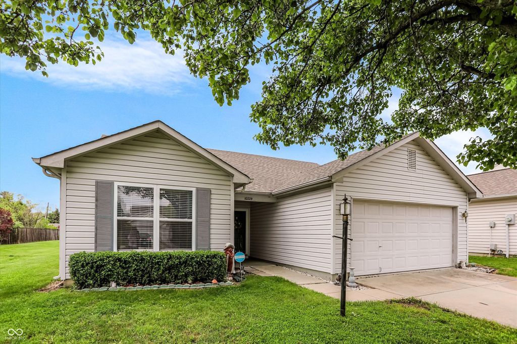 10229 Morning Light Drive, Avon, IN 46123