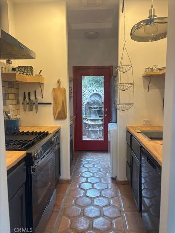 1802 N Raymond Avenue, Pasadena, CA 91103