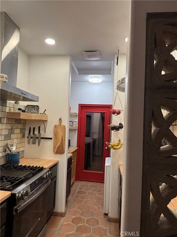 1802 N Raymond Avenue, Pasadena, CA 91103