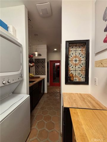 1802 N Raymond Avenue, Pasadena, CA 91103