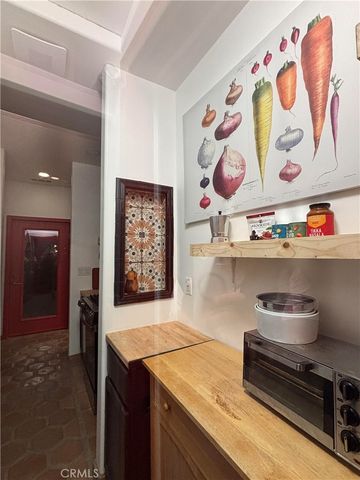1802 N Raymond Avenue, Pasadena, CA 91103