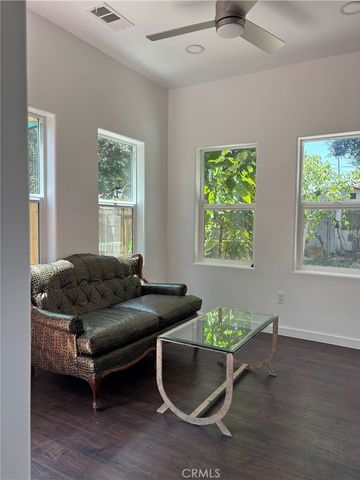 1802 N Raymond Avenue, Pasadena, CA 91103