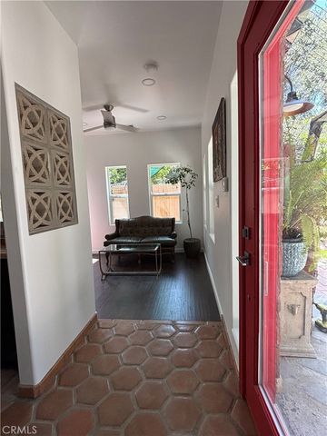 1802 N Raymond Avenue, Pasadena, CA 91103