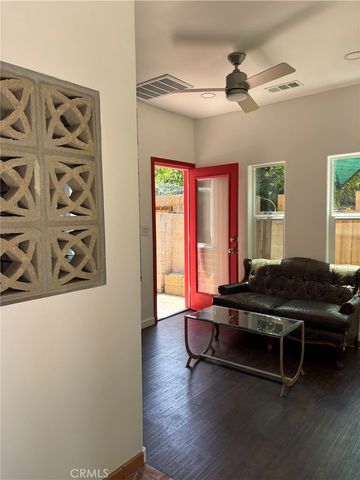 1802 N Raymond Avenue, Pasadena, CA 91103