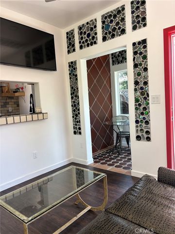 1802 N Raymond Avenue, Pasadena, CA 91103