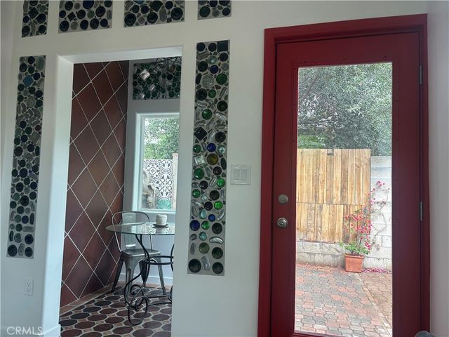 1802 N Raymond Avenue, Pasadena, CA 91103