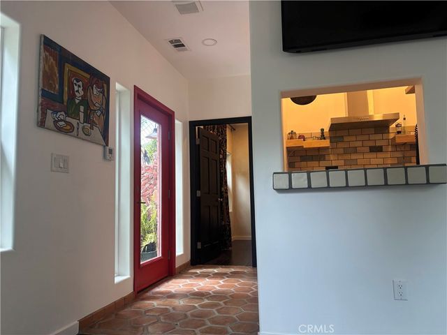 1802 N Raymond Avenue, Pasadena, CA 91103