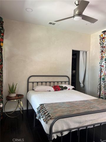 1802 N Raymond Avenue, Pasadena, CA 91103