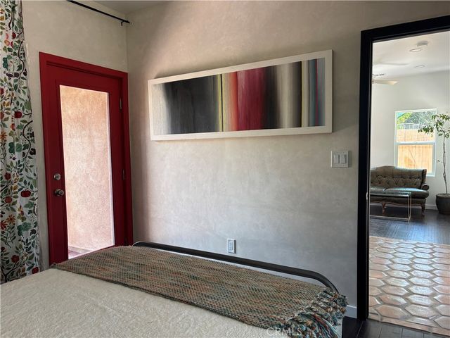 1802 N Raymond Avenue, Pasadena, CA 91103