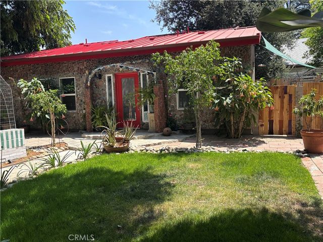 1802 N Raymond Avenue, Pasadena, CA 91103