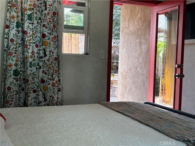 1802 N Raymond Avenue, Pasadena, CA 91103