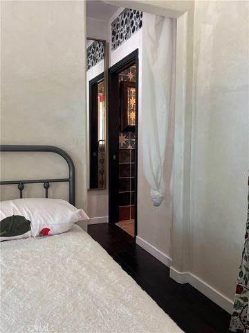 1802 N Raymond Avenue, Pasadena, CA 91103