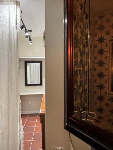 1802 N Raymond Avenue, Pasadena, CA 91103