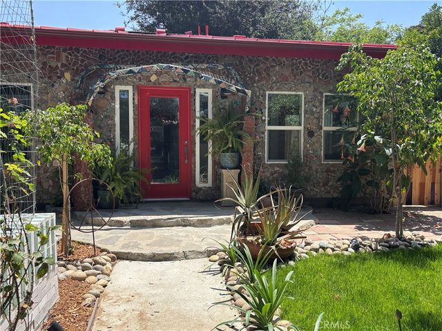 1802 N Raymond Avenue, Pasadena, CA 91103