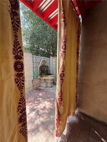 1802 N Raymond Avenue, Pasadena, CA 91103
