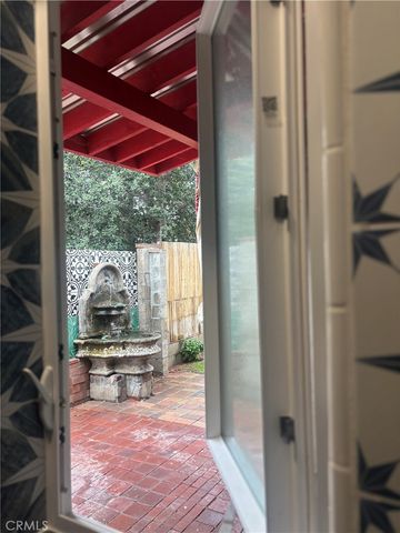 1802 N Raymond Avenue, Pasadena, CA 91103