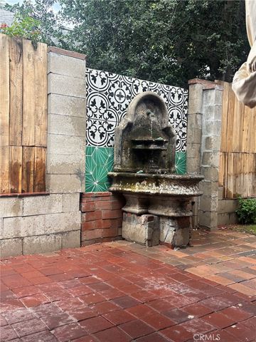 1802 N Raymond Avenue, Pasadena, CA 91103