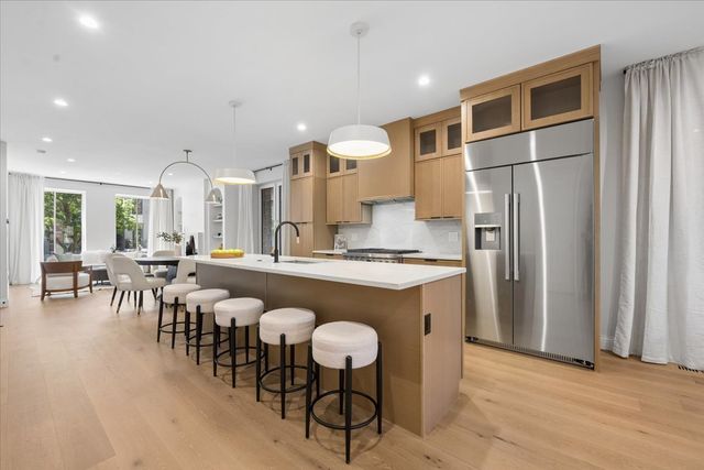 3739 N Clifton Avenue 1, Chicago, IL 60613