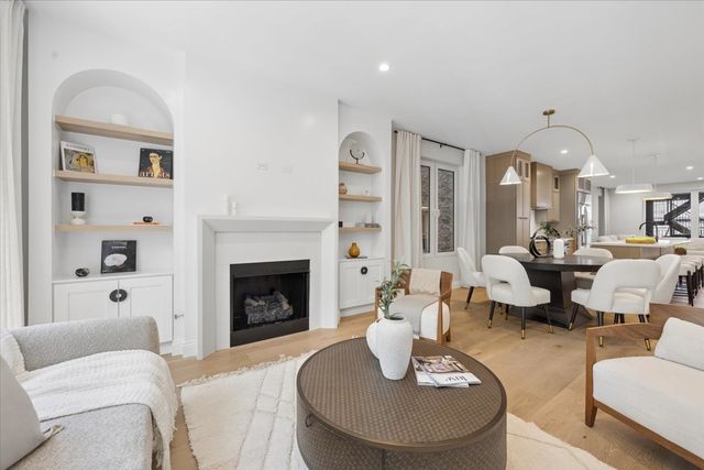 3739 N Clifton Avenue 1, Chicago, IL 60613