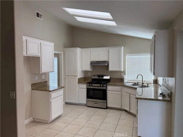 15128 Versailles, Lake Elsinore, CA 92530