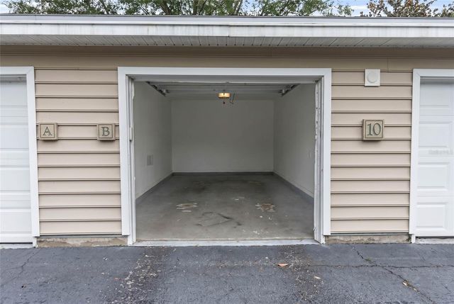 8933 MANOR LOOP 104, Bradenton, FL 34202