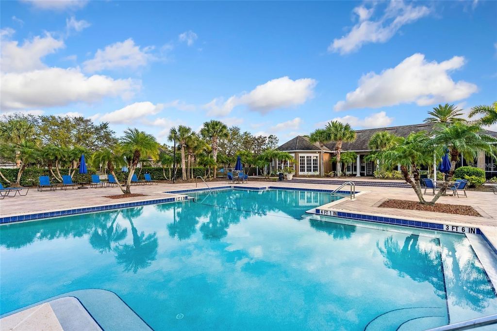 Image 2 of property listing at 8933 MANOR LOOP 104, Bradenton, FL 34202