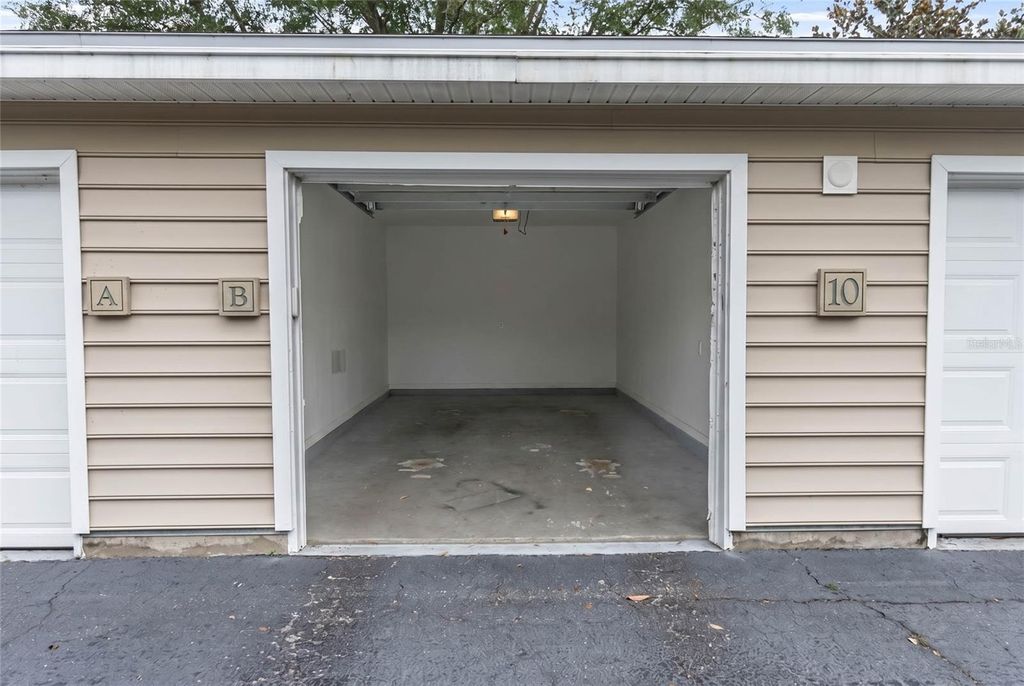Image 27 of property listing at 8933 MANOR LOOP 104, Bradenton, FL 34202