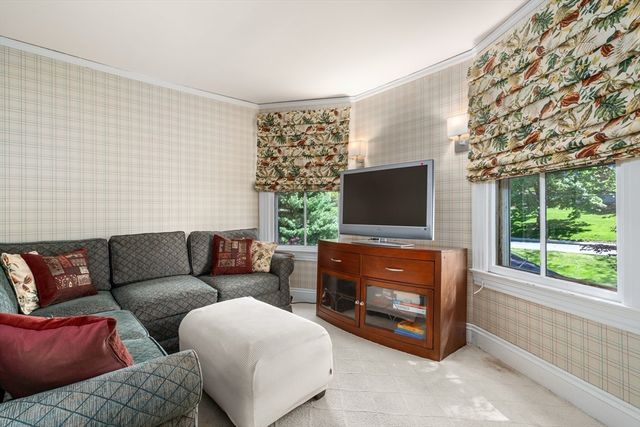 121 State St, Framingham, MA 01702