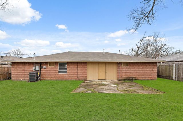 414 Grantham Road, Baytown, TX 77521