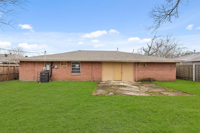 414 Grantham Road, Baytown, TX 77521