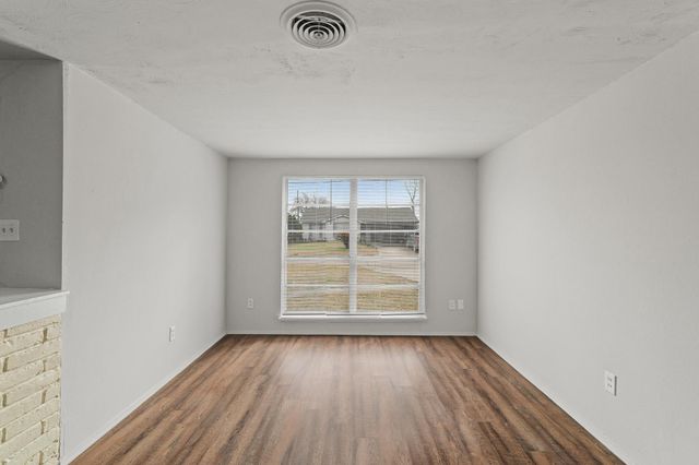 414 Grantham Road, Baytown, TX 77521