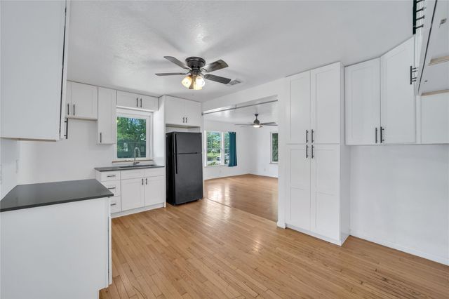 206 Sherwood ST, San Marcos, TX 78666