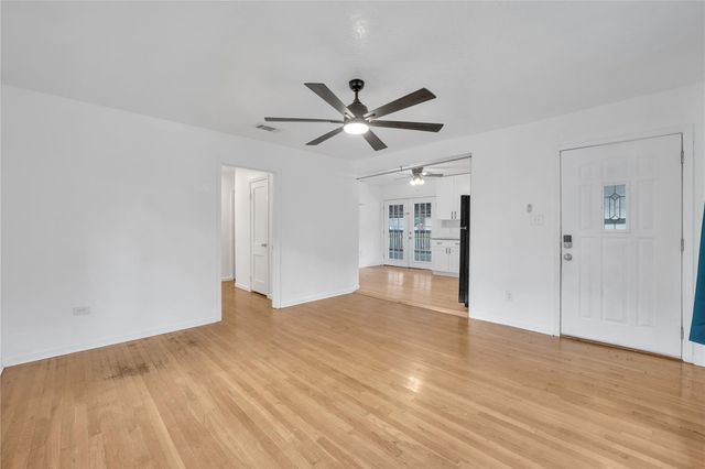 206 Sherwood ST, San Marcos, TX 78666