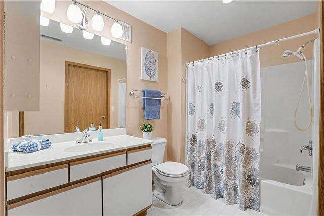 2800 3rd Ave, Marion, IA 52302