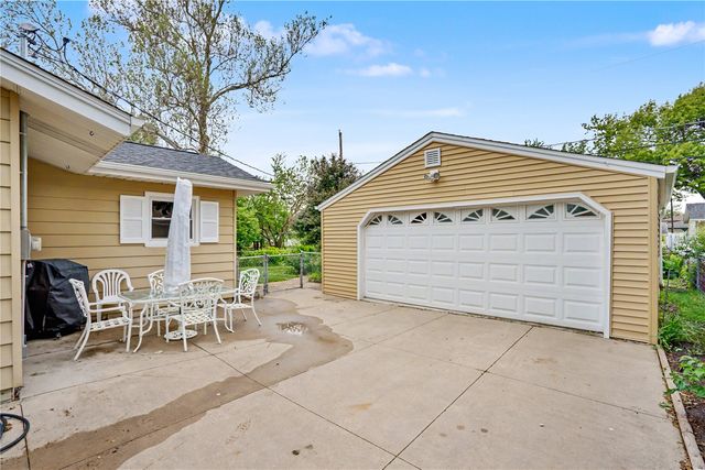 2800 3rd Ave, Marion, IA 52302