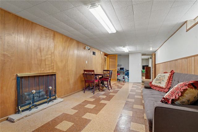 2800 3rd Ave, Marion, IA 52302