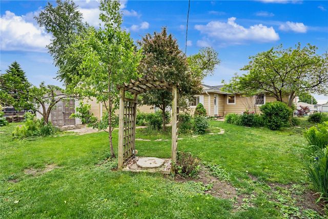 2800 3rd Ave, Marion, IA 52302