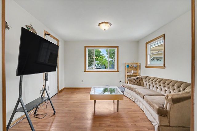 2800 3rd Ave, Marion, IA 52302