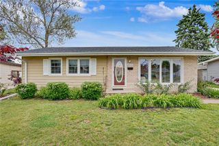 2800 3rd Ave, Marion, IA 52302