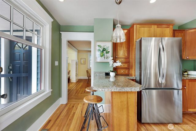 1812 N 39th, Seattle, WA 98103