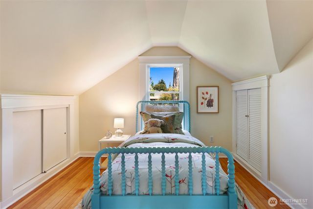 1812 N 39th, Seattle, WA 98103