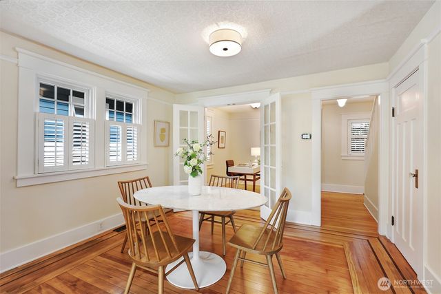 1812 N 39th, Seattle, WA 98103