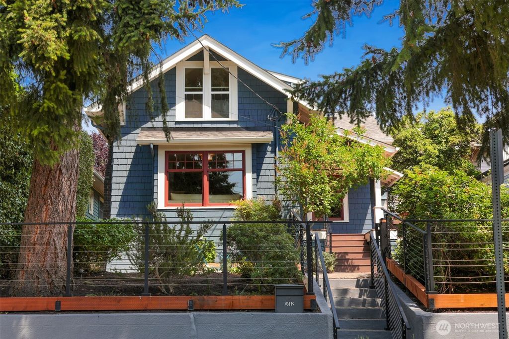 1812 N 39th, Seattle, WA 98103