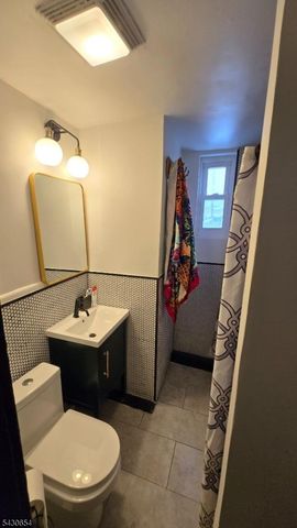 32 Emmet St, Newark City, NJ 07114