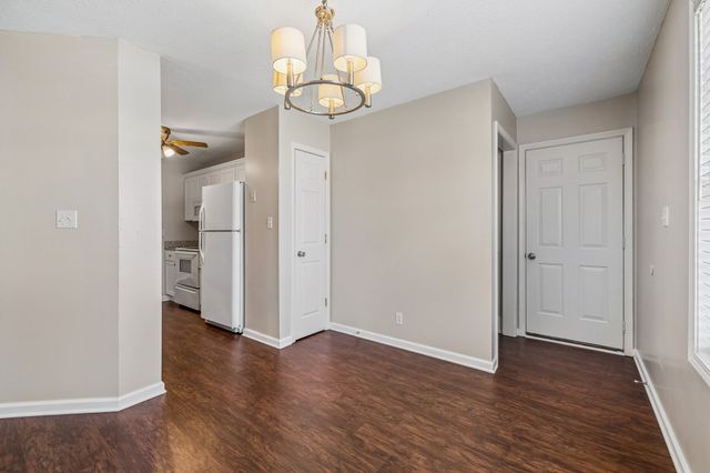 1197 Snoopy Dr, Clarksville, TN 37040