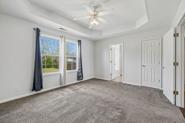 1197 Snoopy Dr, Clarksville, TN 37040