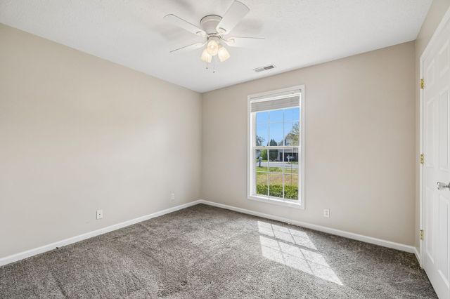 1197 Snoopy Dr, Clarksville, TN 37040