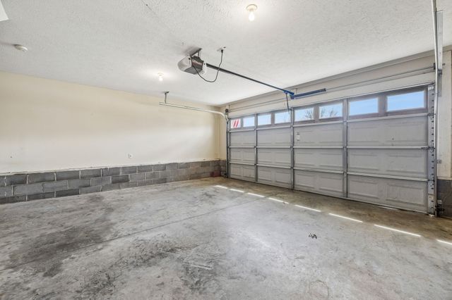 1197 Snoopy Dr, Clarksville, TN 37040