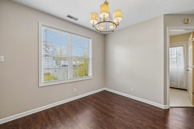 1197 Snoopy Dr, Clarksville, TN 37040